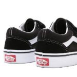 VANS KIDS OLD SKOOL V SHOES BLACK TRUE WHITE - Image 3