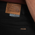 VOLCOM 2X4 JEAN BLACK OUT - Image 4