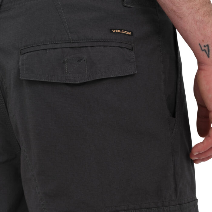 VOLCOM GRANDE BARRACKS 22 CARGO SHORT ASPHALT BLACK - Image 5